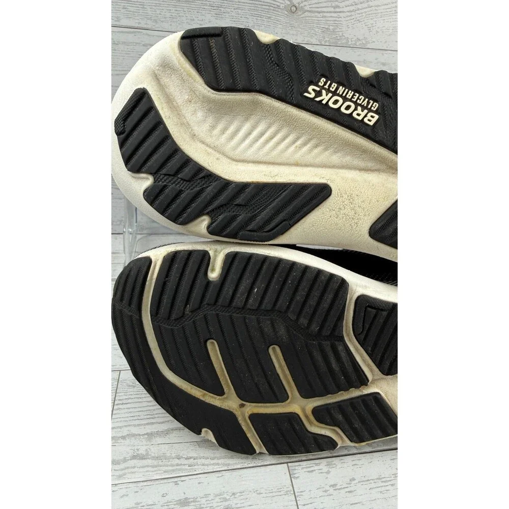 Brooks light wear